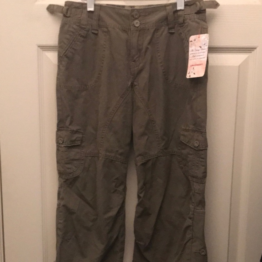 Union Bay Girls Casual Khaki Cargo Pants with Extra Pockets & Waist Adjust. NWT
